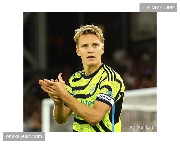 厄德高与萨内在控球分散与单点驱动下形成战术偏移