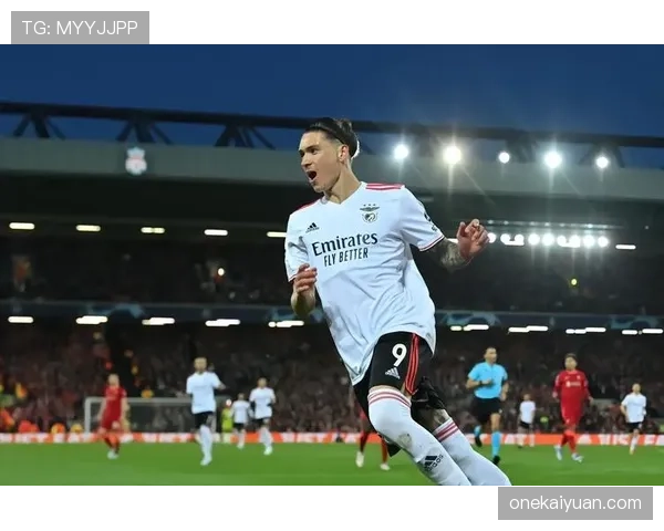 努涅斯与伊萨克：新生代中锋的成长路径分化与能力上限对比